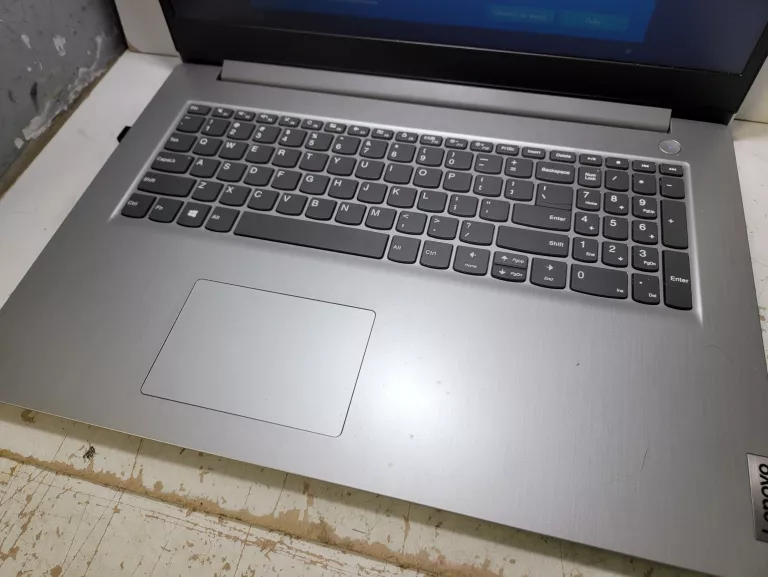 LAPTOP LENOVO IDEAPAD 3 17ADA05