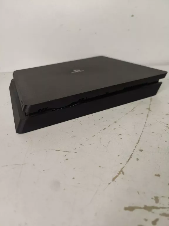 KONSOLA PS4 SLIM 1 TB + PAD