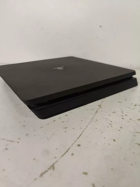 KONSOLA PS4 SLIM 1 TB + PAD