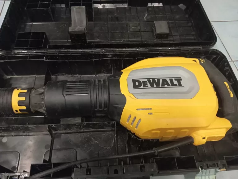 MŁOT WYBURZENIOWY DEWALT UDAROWY KUJĄCY SDS-MAX D25911K 27J 1700W 12,7KG