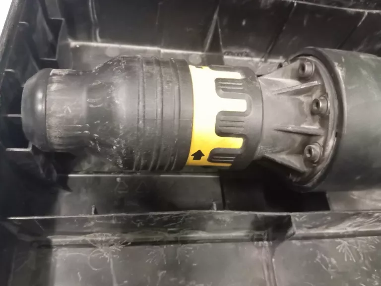 MŁOT WYBURZENIOWY DEWALT UDAROWY KUJĄCY SDS-MAX D25911K 27J 1700W 12,7KG