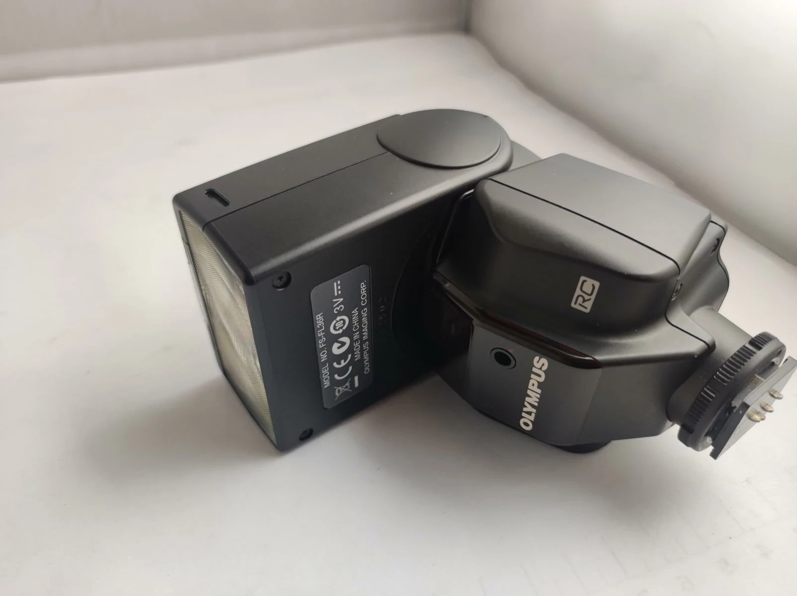 lampa-blyskowa-olympus-fl-36r-wielka-rzeznicka-1-srem-centrum