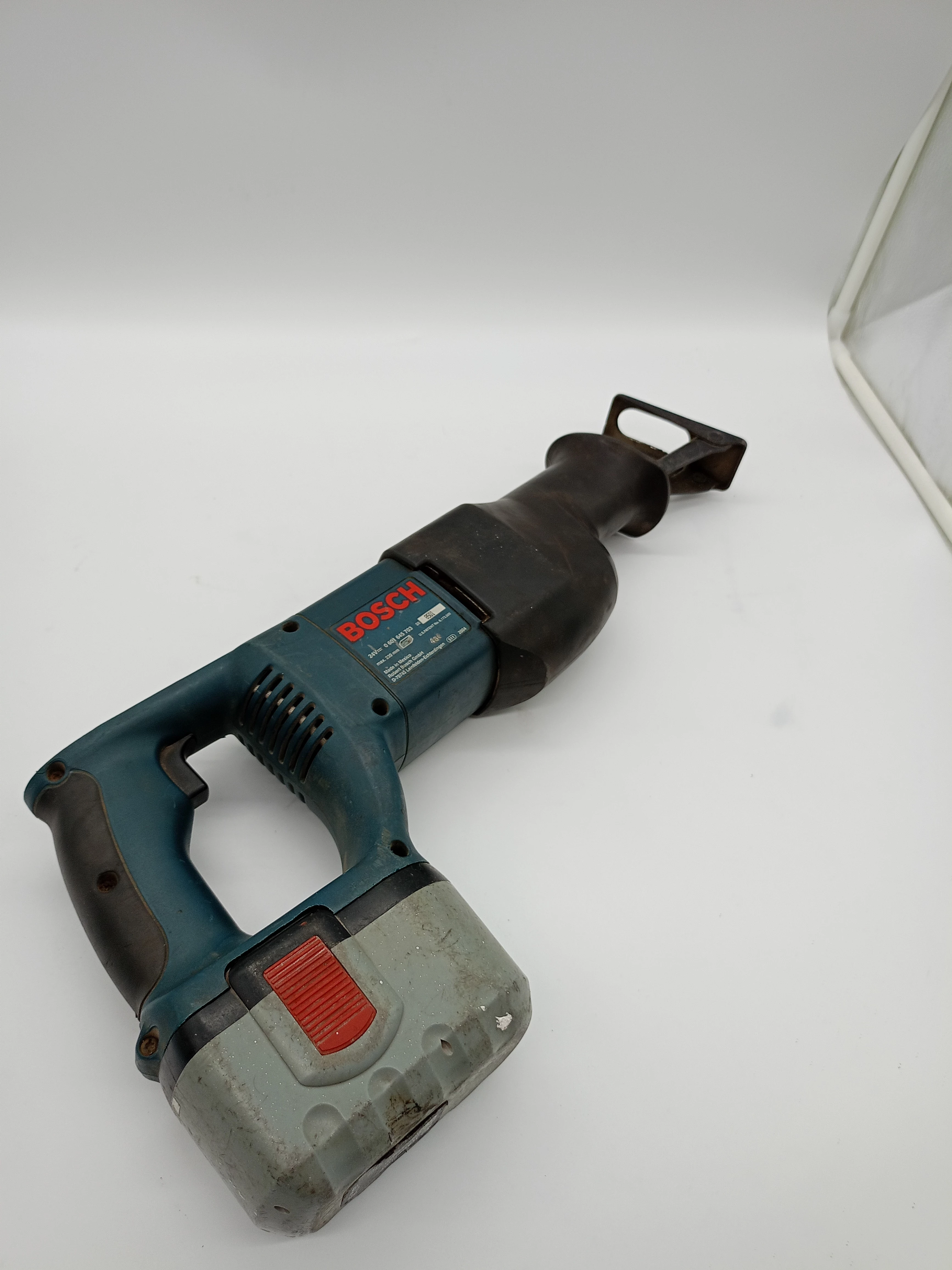 pila-szablasta-bosch-gsa-24ve-akumulator-seria-professional