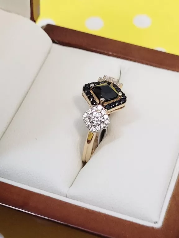 piekny-blyszczacy-pierscionek-z-czarnymi-oczkiem-585-warszawska-12-wieruszow-ev