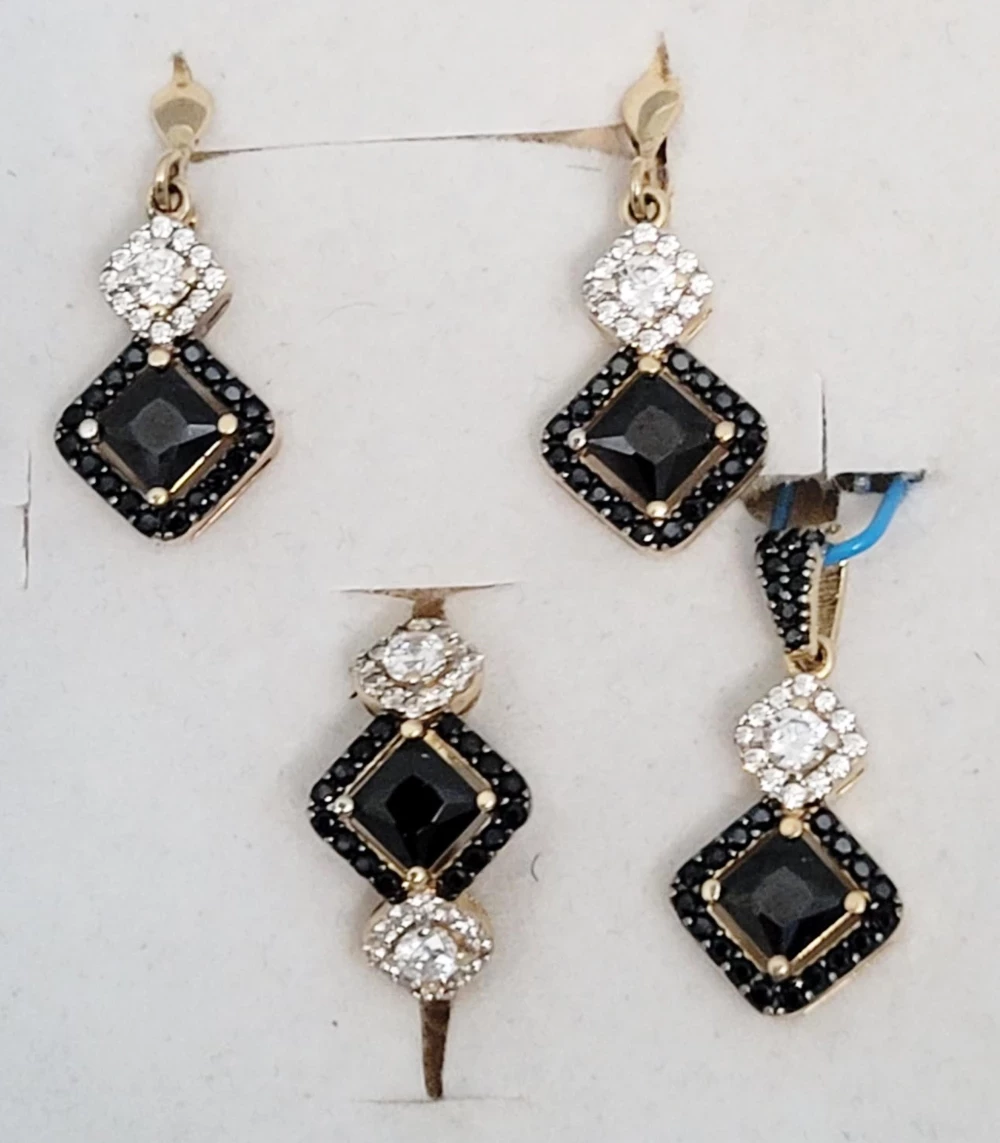 piekny-pierscionek-z-czarnymi-oczkami-585-ean-gtin-5901050601146