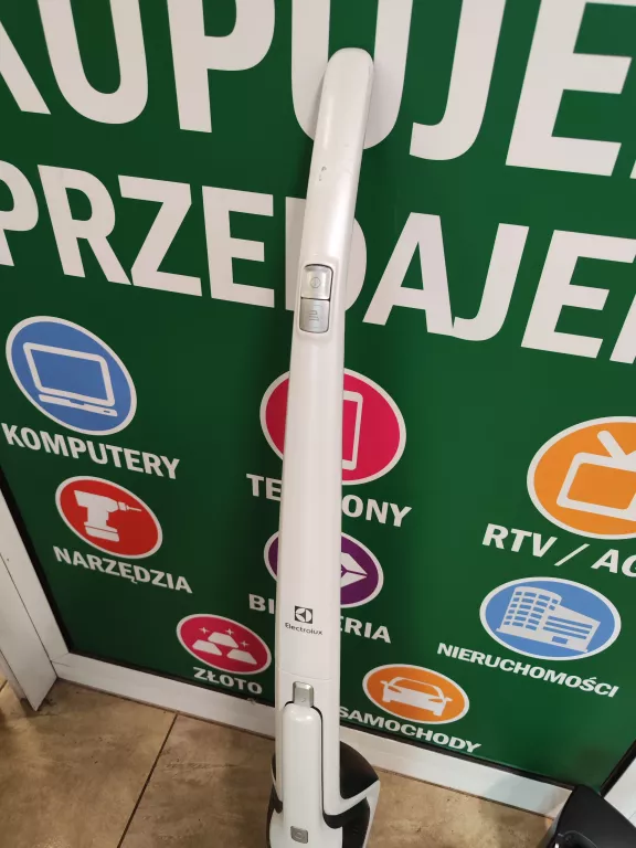 ODKURZACZ ELECTROLUX ERGORAPIDO EER7ALLRGY + ŁADOWARKA