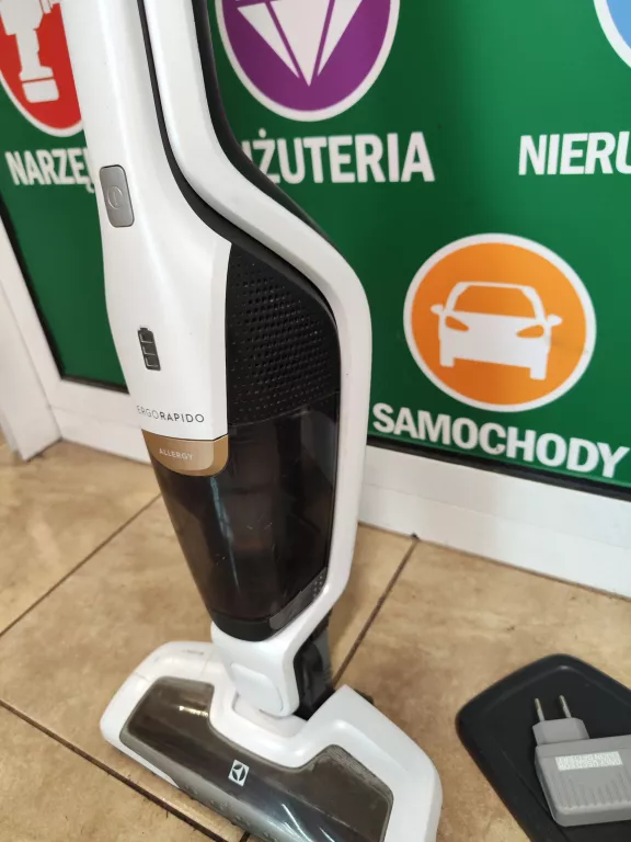 ODKURZACZ ELECTROLUX ERGORAPIDO EER7ALLRGY + ŁADOWARKA