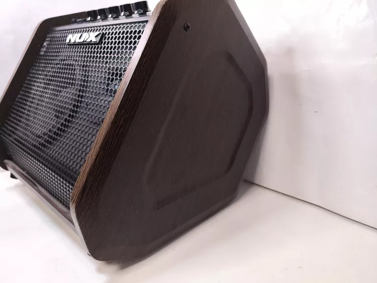 WZMACNIACZ GITAROWY NUX PA50