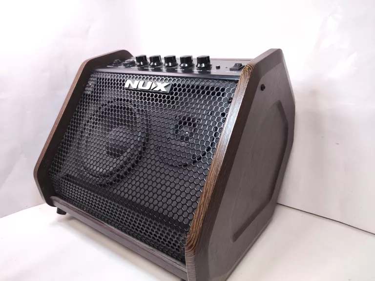 WZMACNIACZ GITAROWY NUX PA50