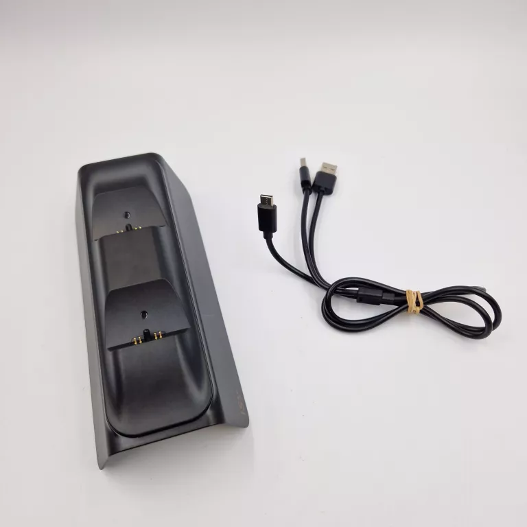 STACJA DOKUJACA ISY IC-6008 DO PS5