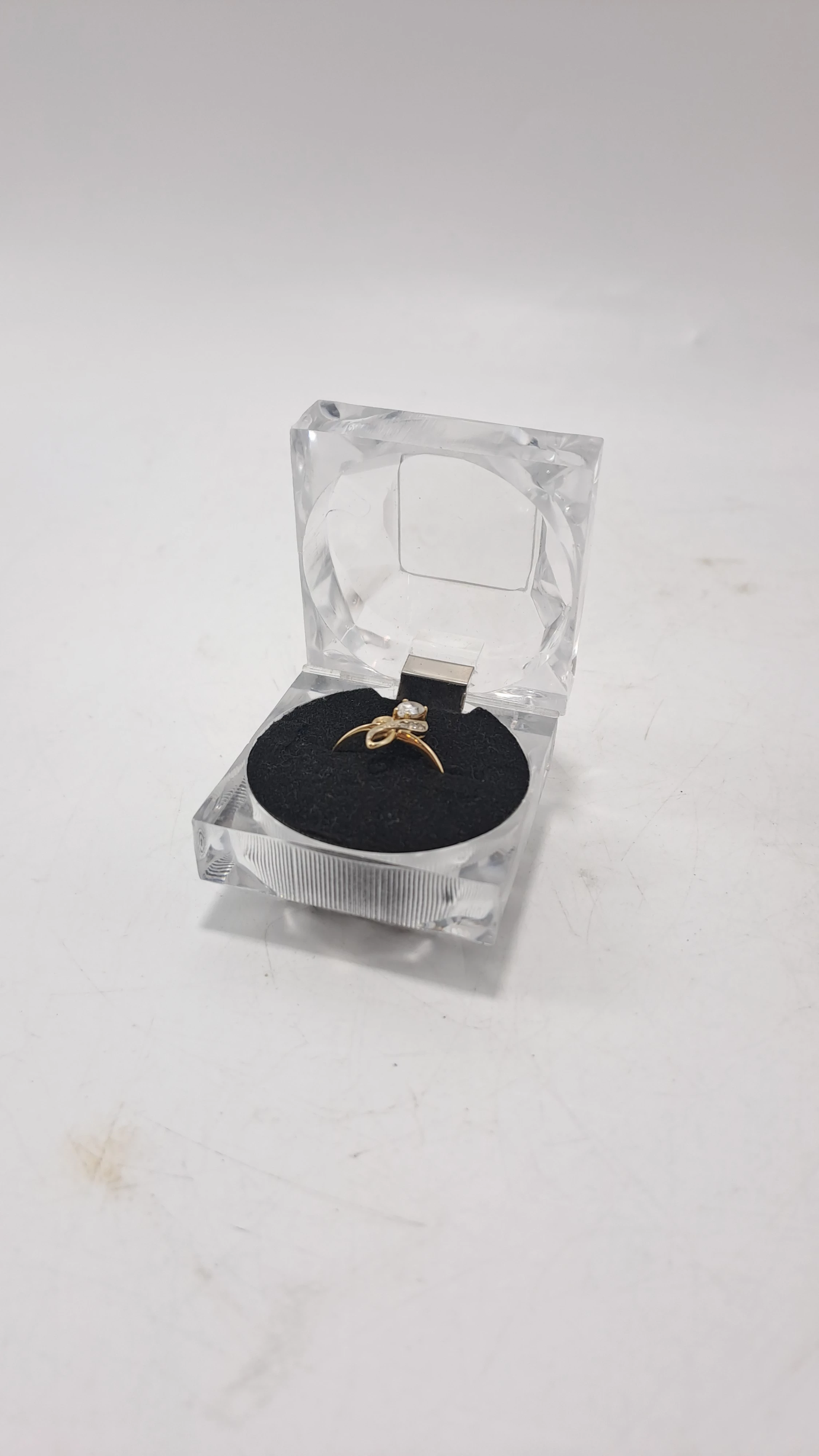 wyrob-jubilerski-uzywany-zloty-pierscionek-585188g-rodzaj-2205-2