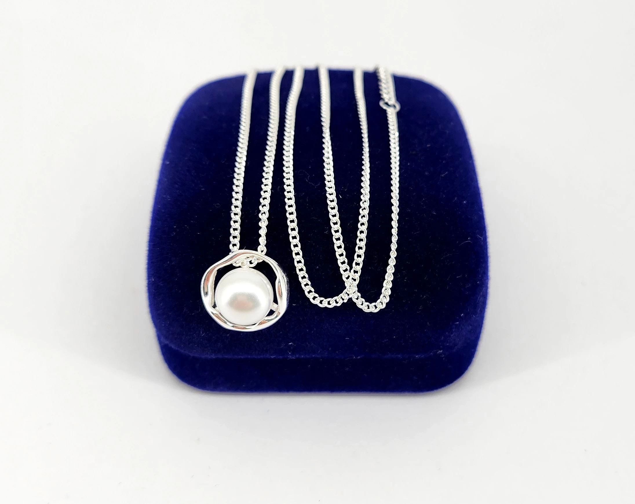 piekny-srebrny-lancuszek-z-perelka-308g-925-44cm-3-maja-8-klobuck-unico