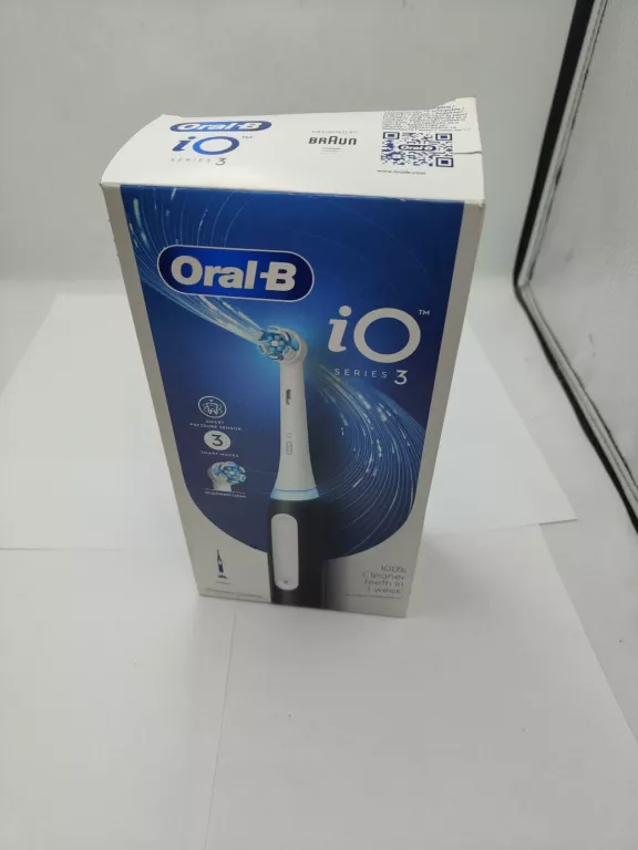 SZCZOTECZKA ELEKTRYCZNA ORAL-B IO SERIES 3 CZARNA KOMPLET