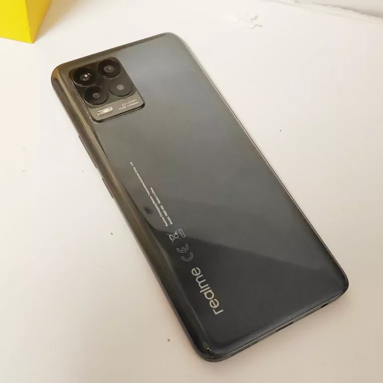 TELEFON REALME 8