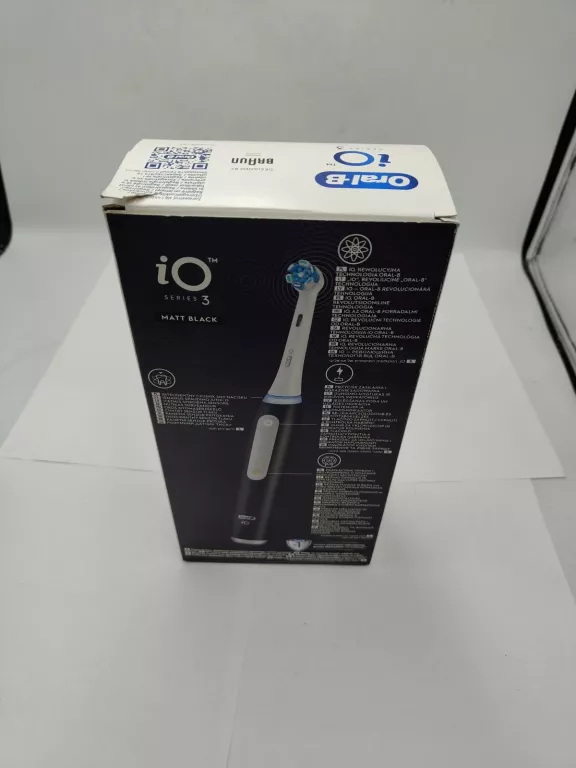 SZCZOTECZKA ELEKTRYCZNA ORAL-B IO SERIES 3 CZARNA KOMPLET