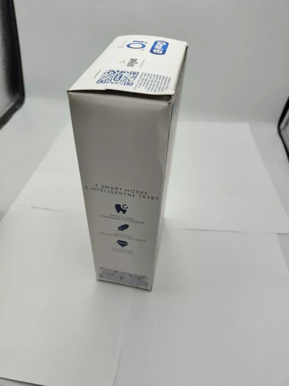 SZCZOTECZKA ELEKTRYCZNA ORAL-B IO SERIES 3 CZARNA KOMPLET