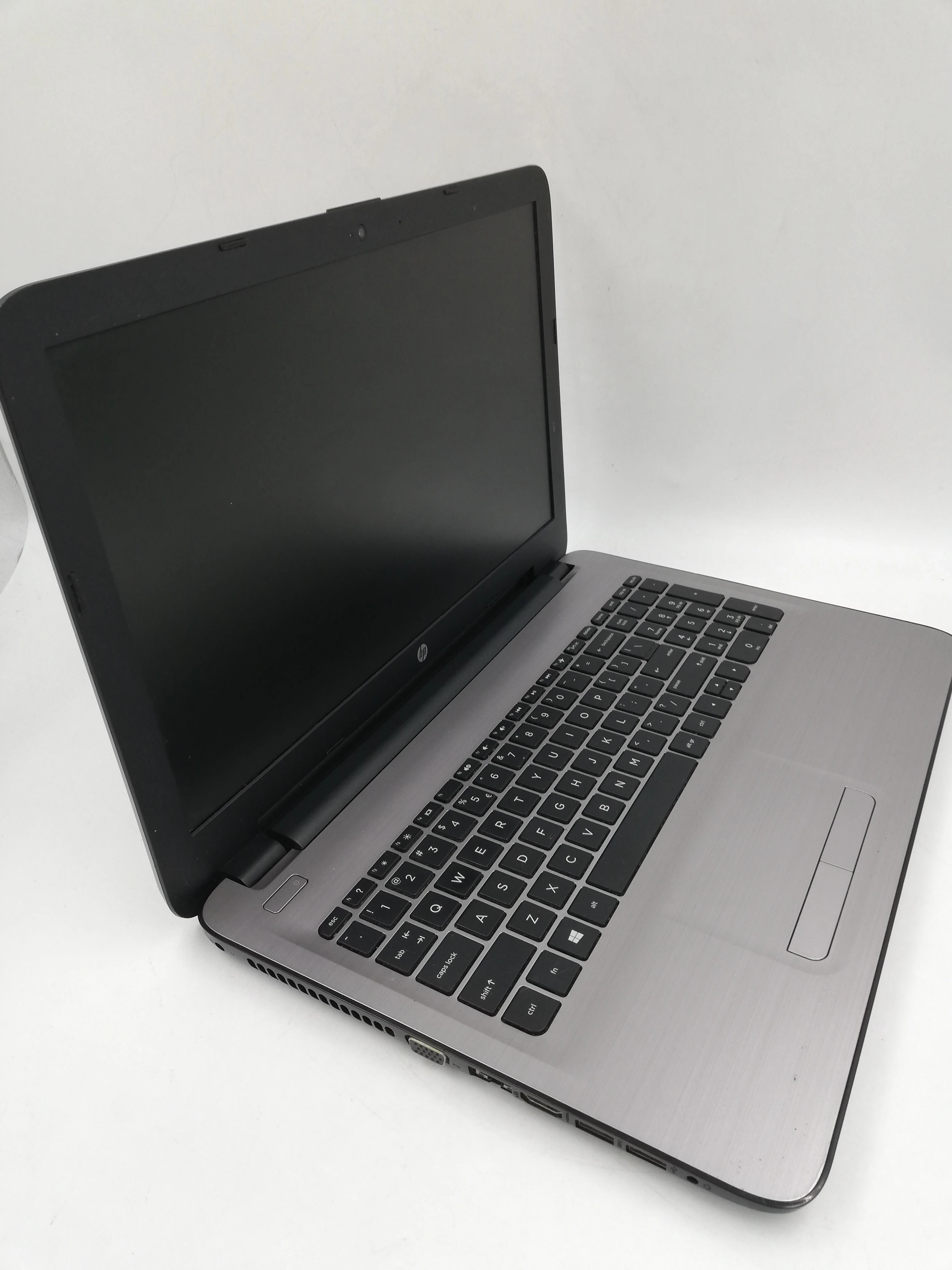laptop-hp-hq-tre-71025-5004gb-i3-mysz-torba-zas-kod-producenta-hp-hq-tre-71025