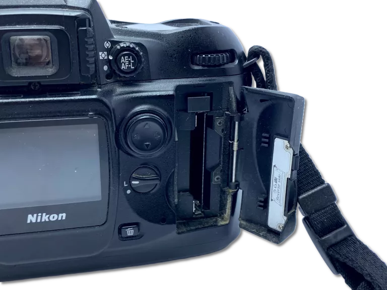 APARAT NIKON D100  BODY