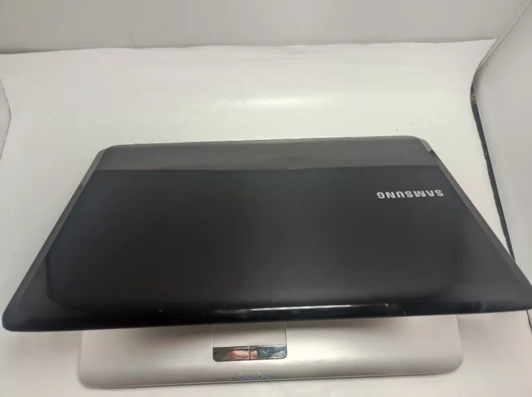 SAMSUNG RV510 T4500/4GB RAM/120GB SSD