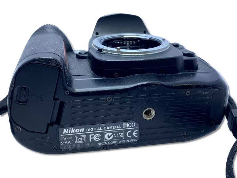 APARAT NIKON D100  BODY