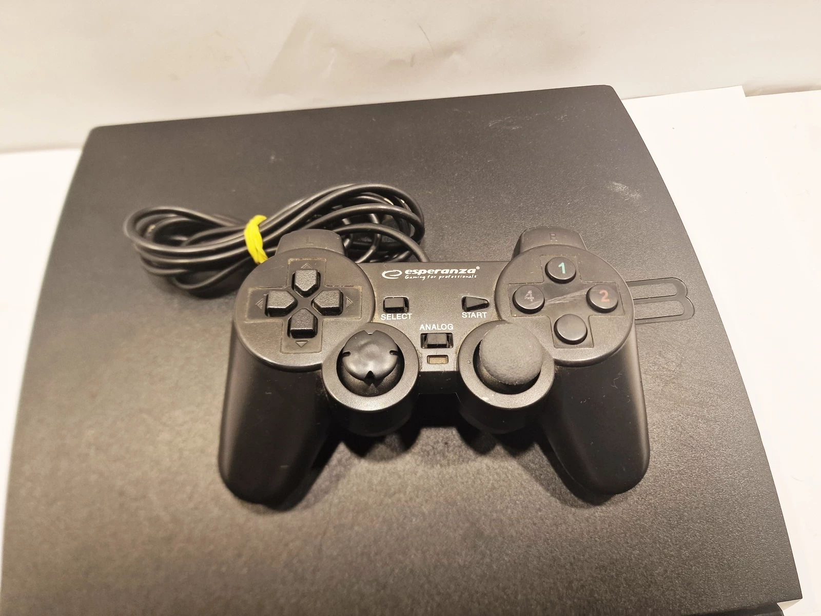 konsola-playstation-3-slim-160gb-pad-liczba-kontrolerow-w-zestawie-205994-225550