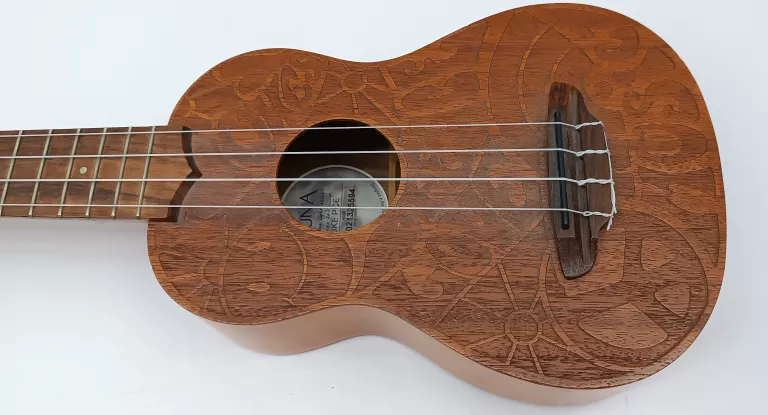 UKULELE LUNA PEACE&LOVE + POKROWIEC
