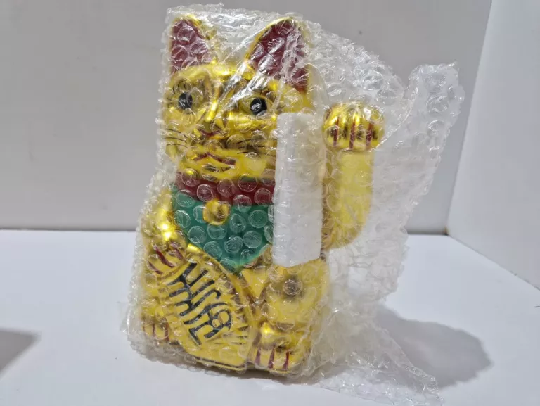 MANEKI NEKO LUCKY CAT MACHAJĄCY KOT DEKORACJA OZDOBA DO DOMU FIGURKA 21 CM