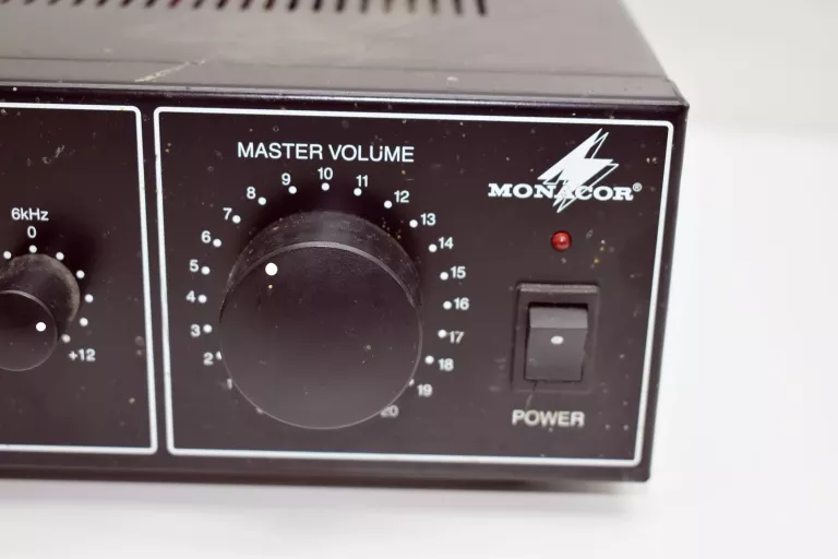 WZMACNIACZ MONACOR PA702