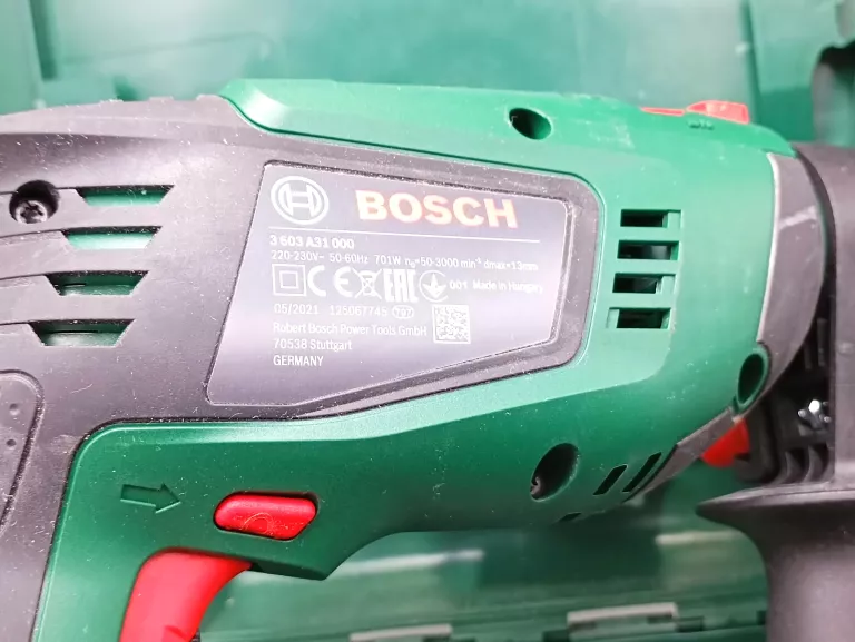 WIERTARKA BOSCH UNIVERSAL IMPACT 700 WALIZKA