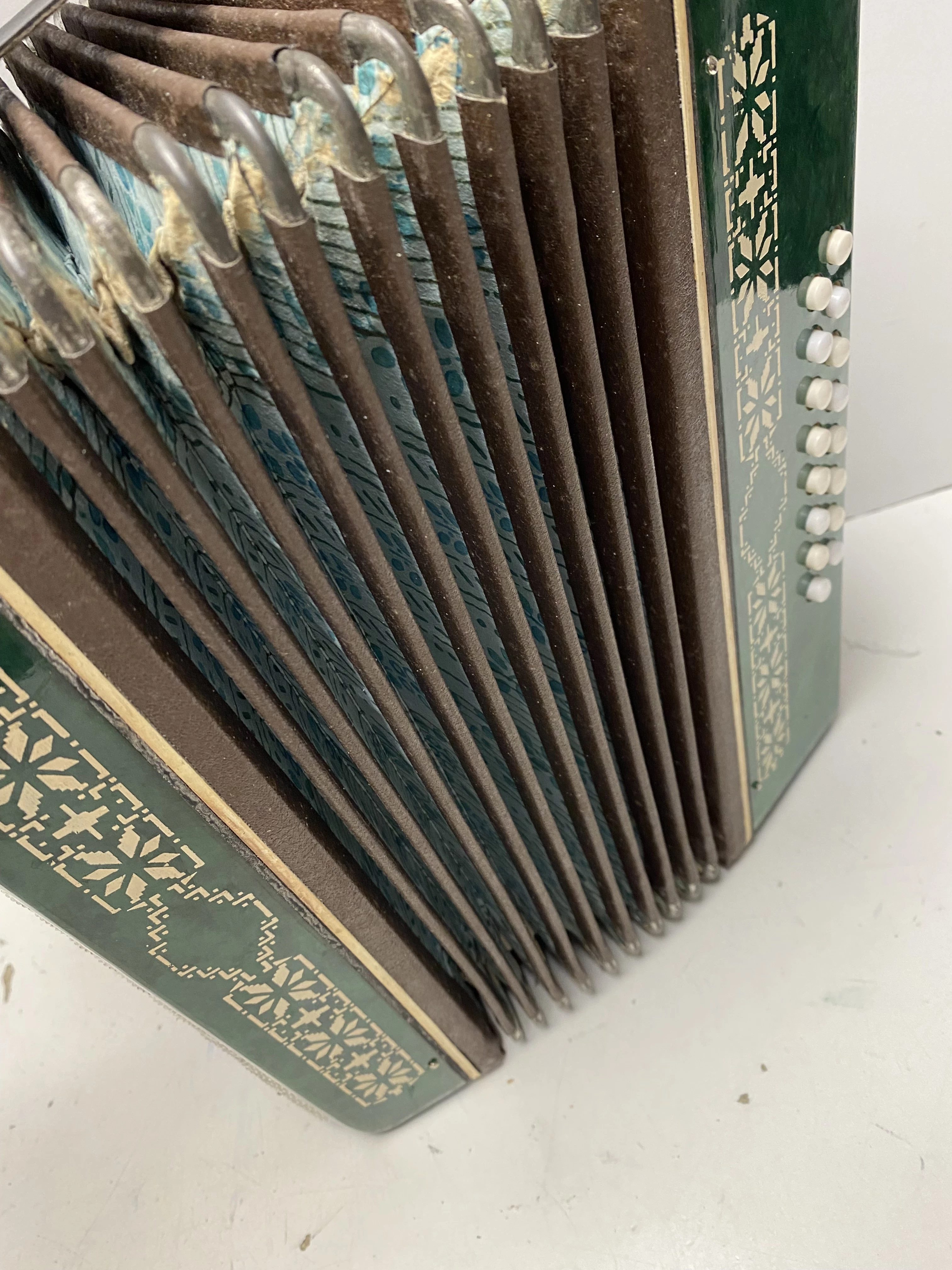 stary-radziecki-akordeon-razno-manbiw-16b-kod-producenta-zaws477