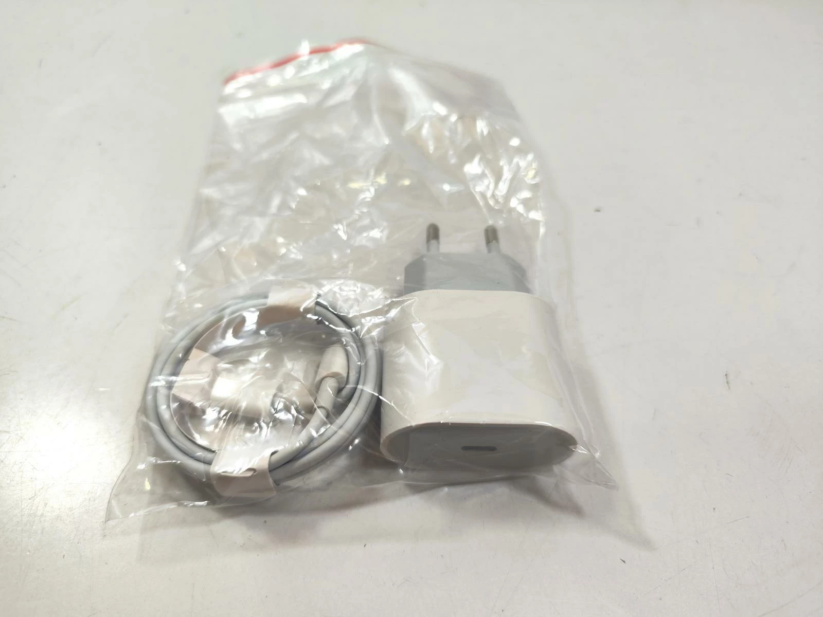 ladowarka-usb-c-kabel-lightning-ean-gtin-0767895951144