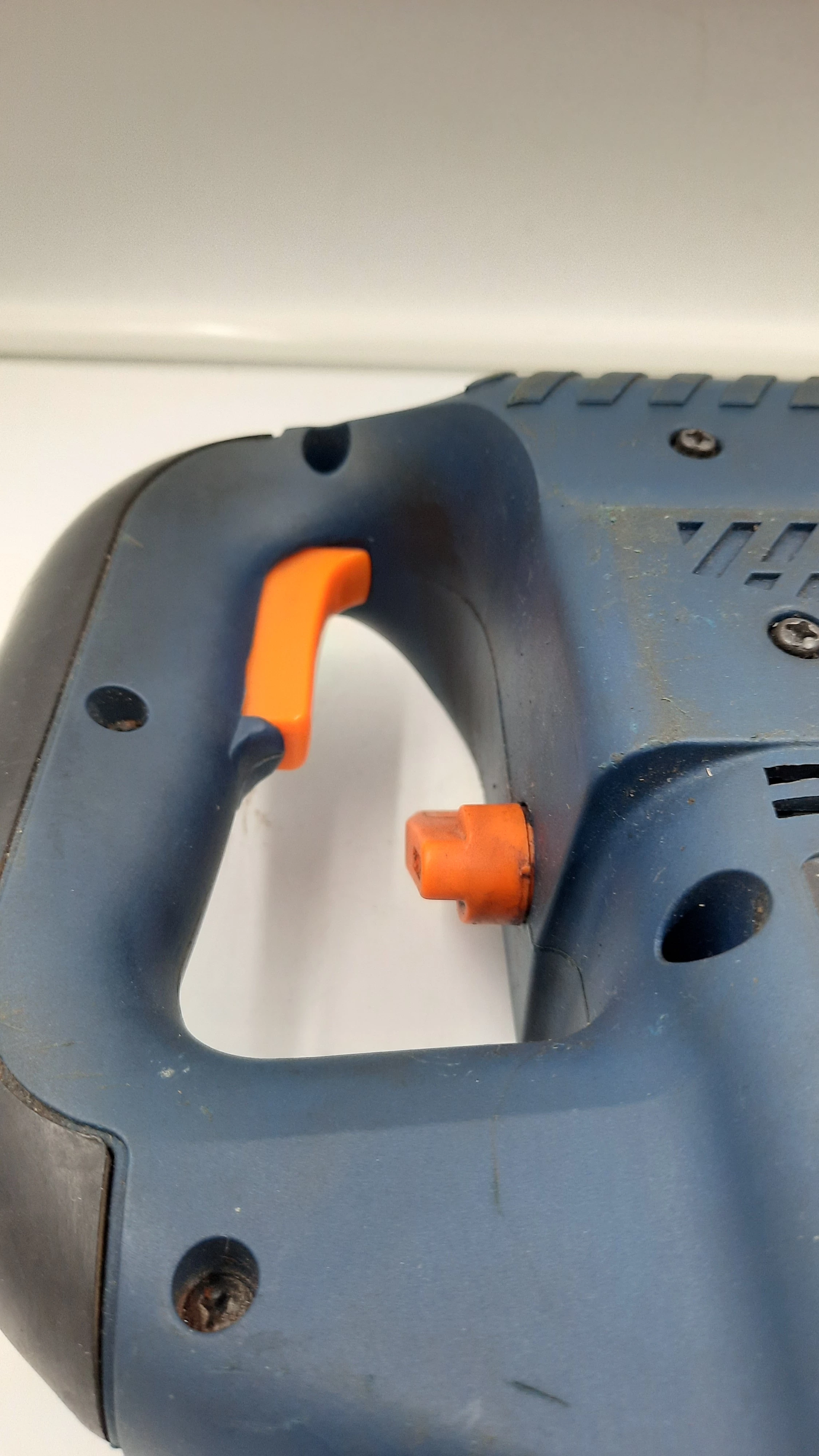 mlot-udarowy-sds-1100w-opis-zasilanie-209202-1769478