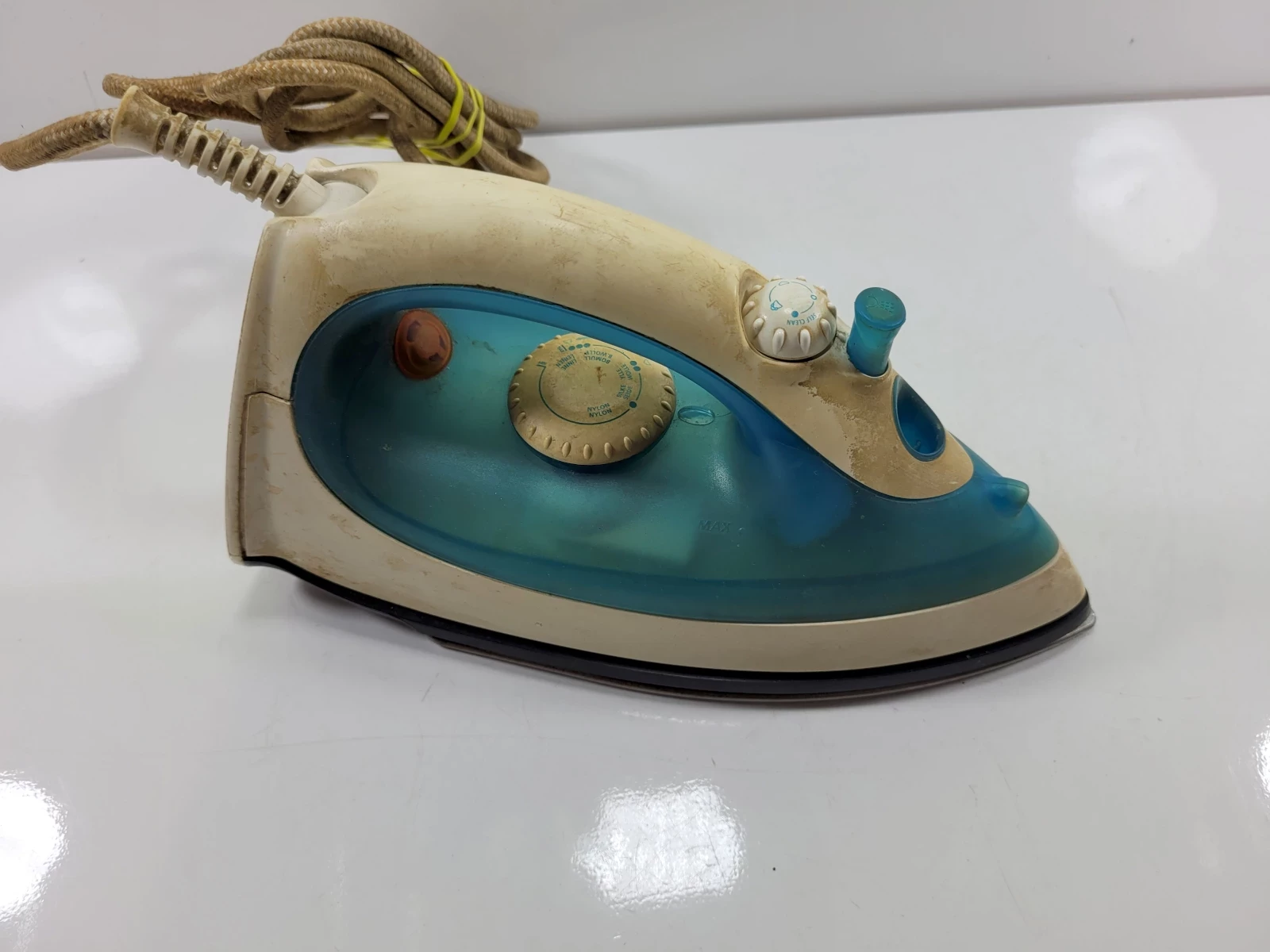 zelazko-philips-comfort-215-kolor-dominujacy-129357-5