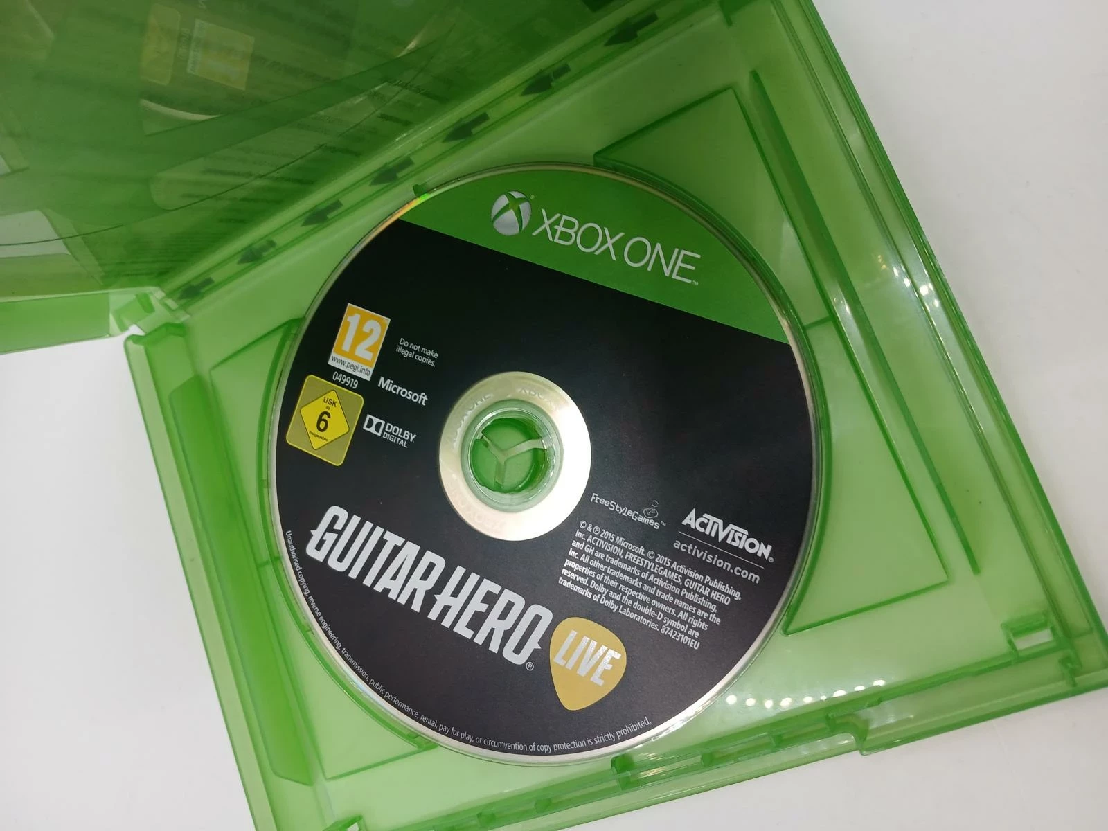 guitar-hero-gitara-z-gra-xbox-one-nosnik-usb-opis-platforma-234569-384813