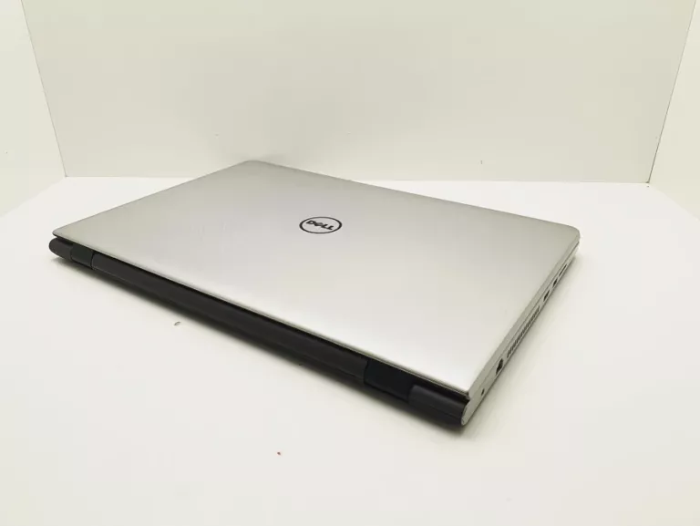 LAPTOP DELL INSPIRION 17 5000 I5-6GEN 8/240GB SSD 17,3"