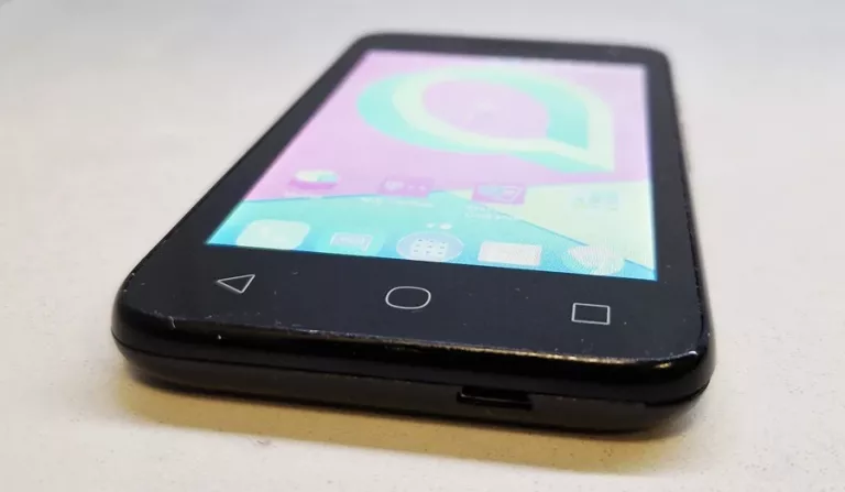 TELEFON ALCATEL 4034D 32/32MB