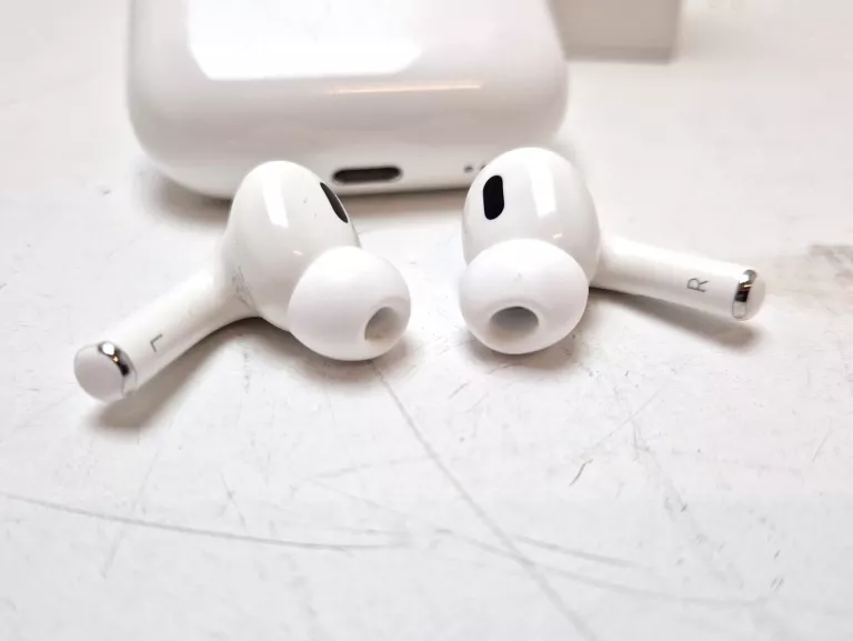 APPLE SŁUCHAWKI AIRPODS PRO (2. GENERACJI) Z ETUI ŁADUJĄCYM MAGSAFE (USB-C