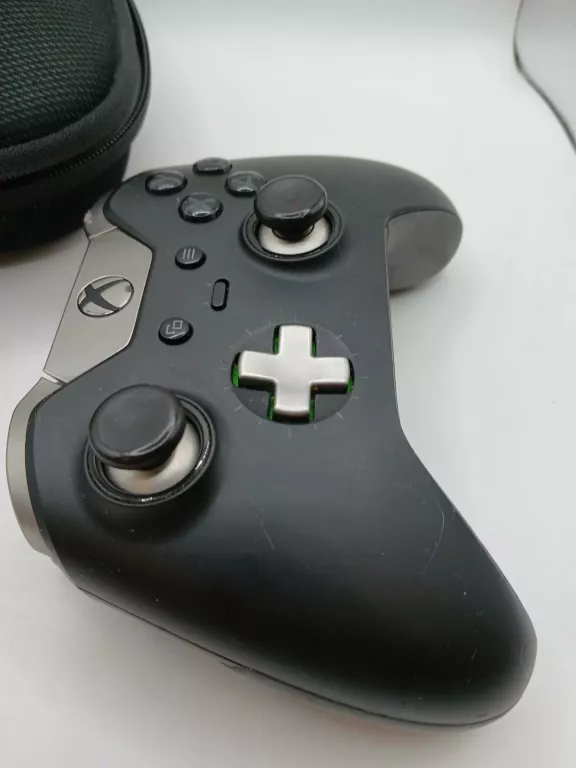 PAD XBOX ONE MICROSOFT 1698 W ETUI