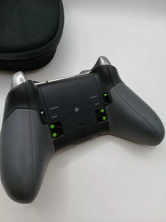 PAD XBOX ONE MICROSOFT 1698 W ETUI