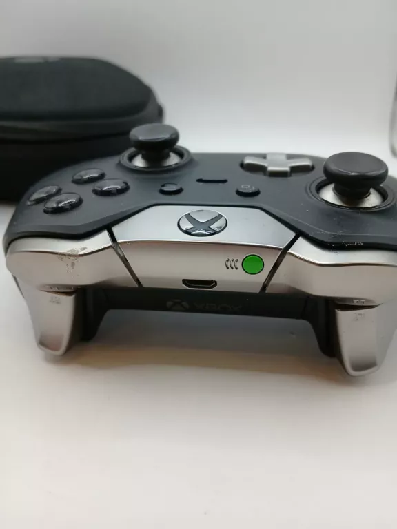 PAD XBOX ONE MICROSOFT 1698 W ETUI