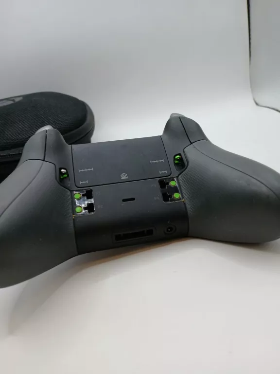 PAD XBOX ONE MICROSOFT 1698 W ETUI