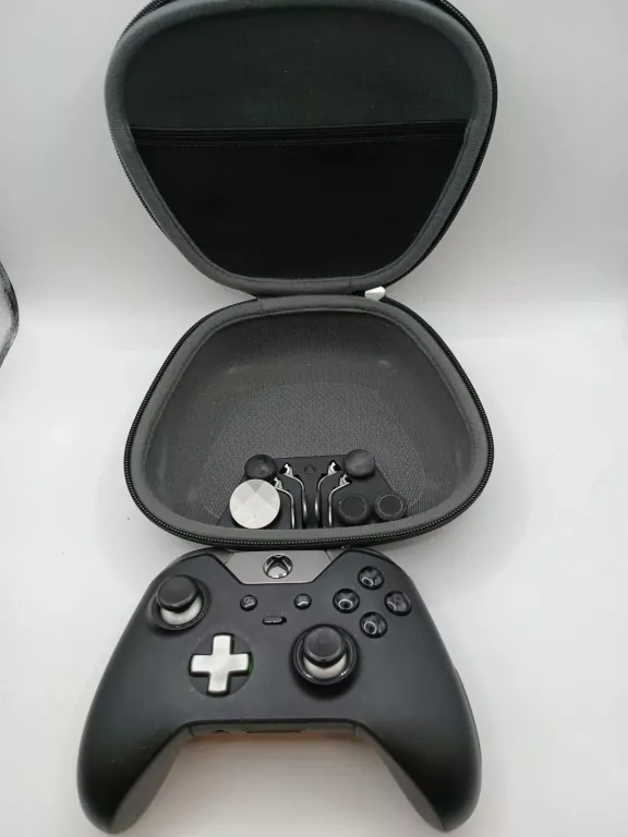 PAD XBOX ONE MICROSOFT 1698 W ETUI