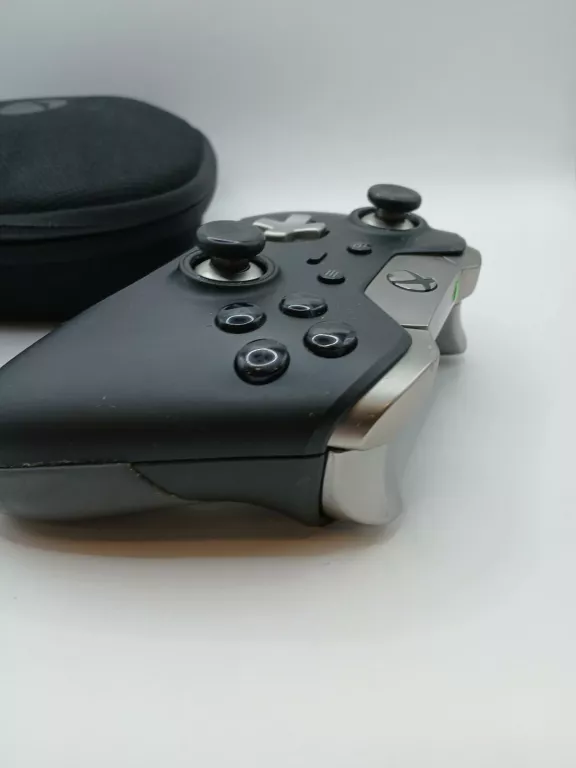 PAD XBOX ONE MICROSOFT 1698 W ETUI