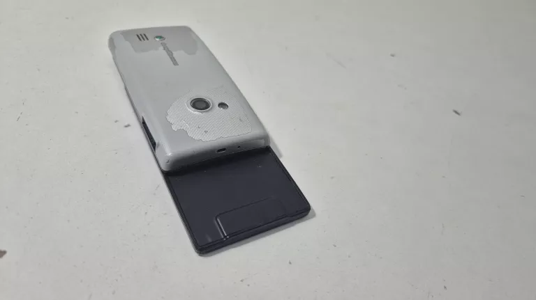 TELEFON SONY ERICSSON J20I