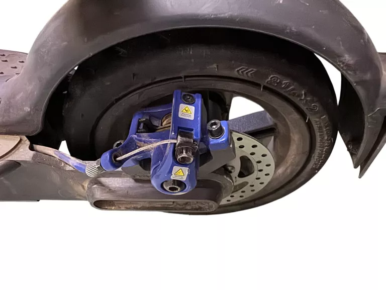 hulajnoga-elektryczna-xiaomi-mi-electric-scooter-3-model-mi-electric-scooter-3