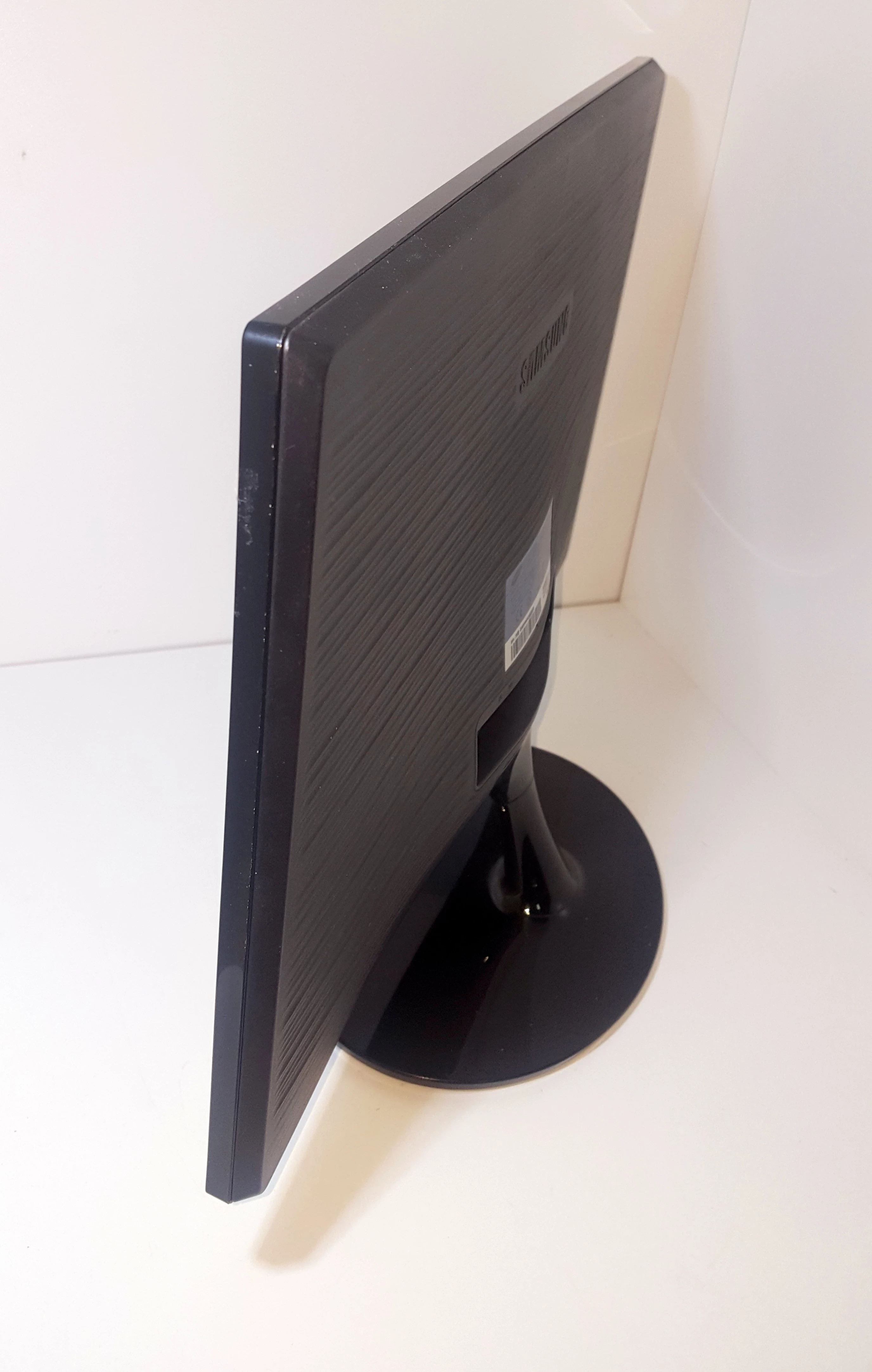 monitor-samsung-s22b150n-215-1920-x-1080-vga-ean-gtin-8806071817989