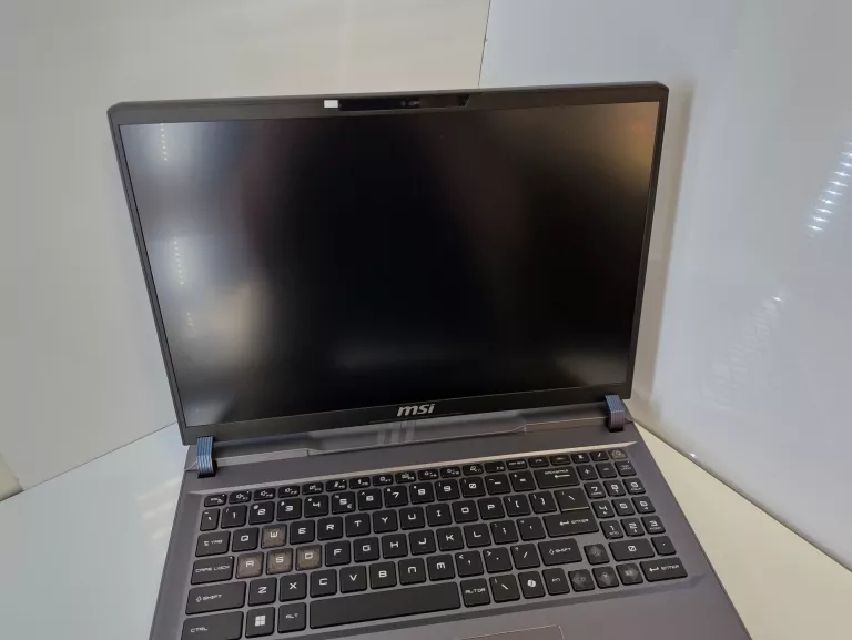 MSI VECTOR 16 HX A14V I9-14900HX RTX4080 32GB 1TB SSD GWAR 240HZ IPS W11