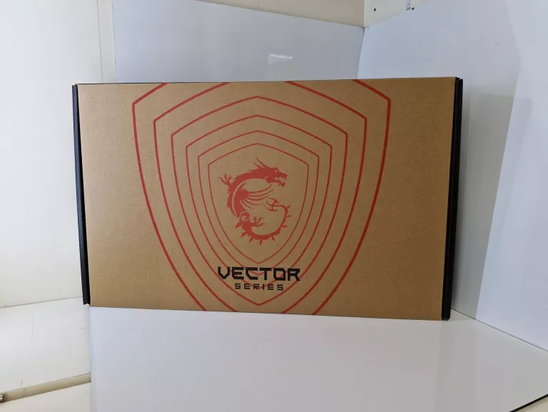 MSI VECTOR 16 HX A14V I9-14900HX RTX4080 32GB 1TB SSD GWAR 240HZ IPS W11