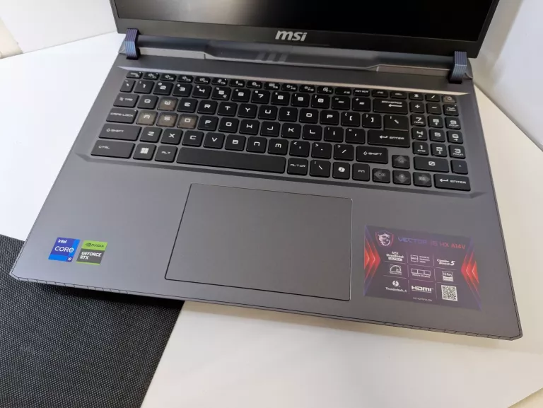 MSI VECTOR 16 HX A14V I9-14900HX RTX4080 32GB 1TB SSD GWAR 240HZ IPS W11