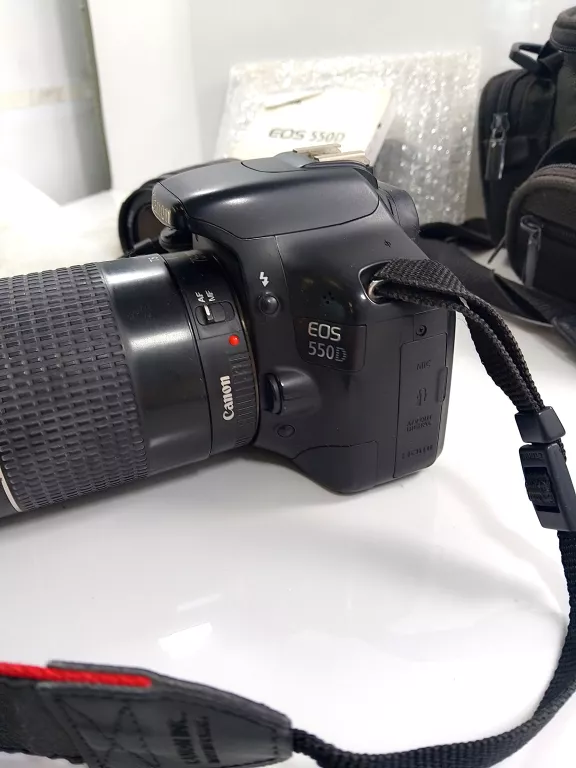 APARAT CANON EOS 550D